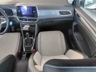VOLKSWAGEN T-Roc usata, con Leve al volante