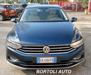 VOLKSWAGEN Passat Variant usata, con Leve al volante