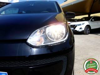 VOLKSWAGEN up! usata, con Apple CarPlay