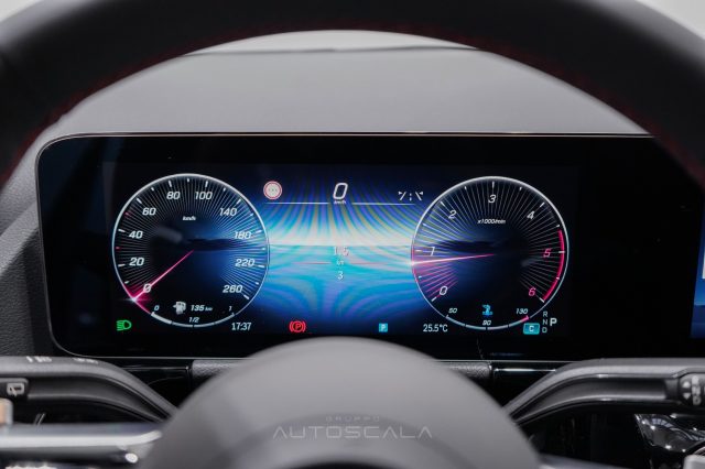 MERCEDES-BENZ GLA 200 usata, con Vetri oscurati