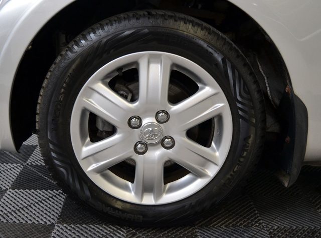 TOYOTA iQ usata, con Sedile posteriore sdoppiato