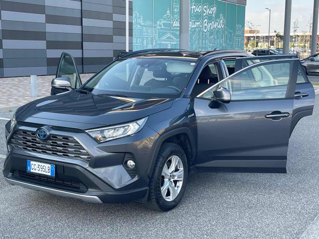 TOYOTA RAV 4 MY23 usata, con Alzacristalli elettrici