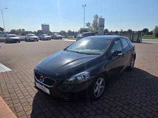 VOLVO V40 D2
