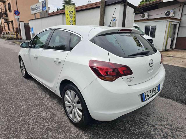 OPEL Astra usata, con Airbag laterali