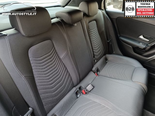 MERCEDES-BENZ A 180 usata, con Specchietto retrovisore con funzione antiabbagliamento