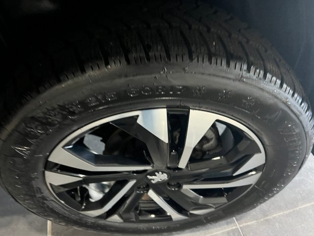 PEUGEOT 2008 usata, con Controllo automatico clima