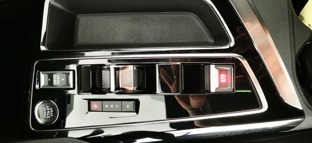 PEUGEOT 5008 usata, con Servosterzo