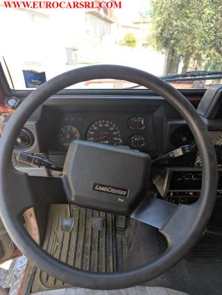 TOYOTA Land Cruiser usata 9