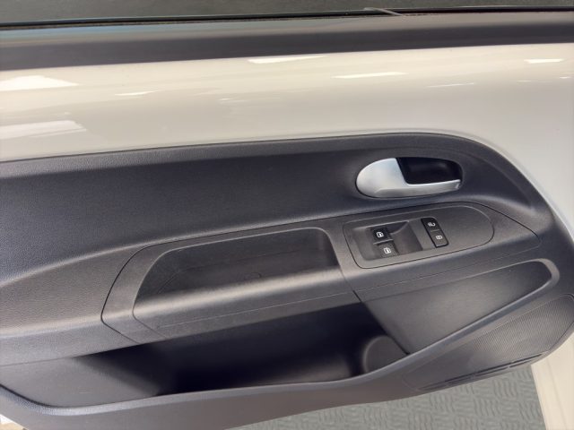 VOLKSWAGEN up! usata, con Bluetooth