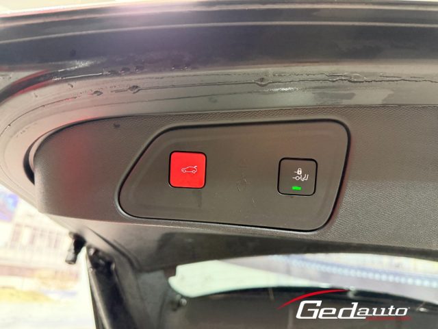 PEUGEOT 3008 usata, con Boardcomputer