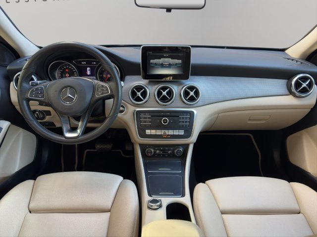 MERCEDES-BENZ GLA 220 usata, con Tettuccio apribile