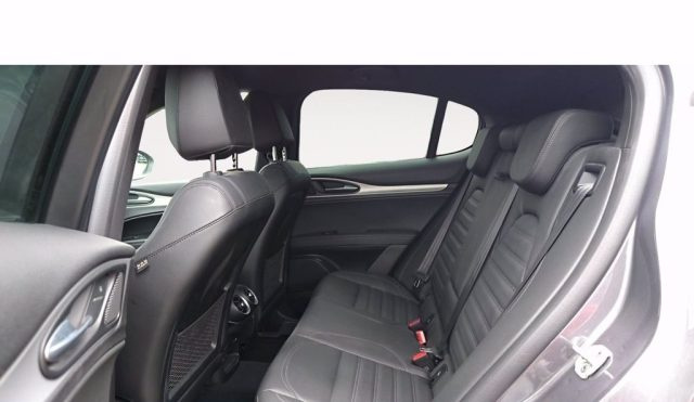 ALFA ROMEO Stelvio usata, con Fari LED