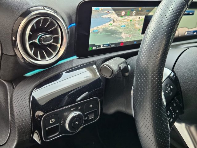 MERCEDES-BENZ A 200 usata, con Fari LED