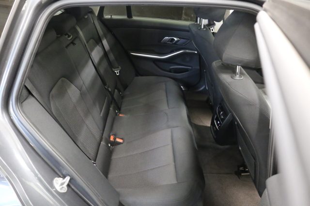 BMW 330 usata, con Park Distance Control