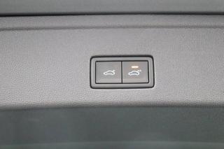 VOLKSWAGEN Touareg usata, con Park Distance Control