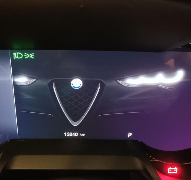 ALFA ROMEO Stelvio usata, con Sensore di luce
