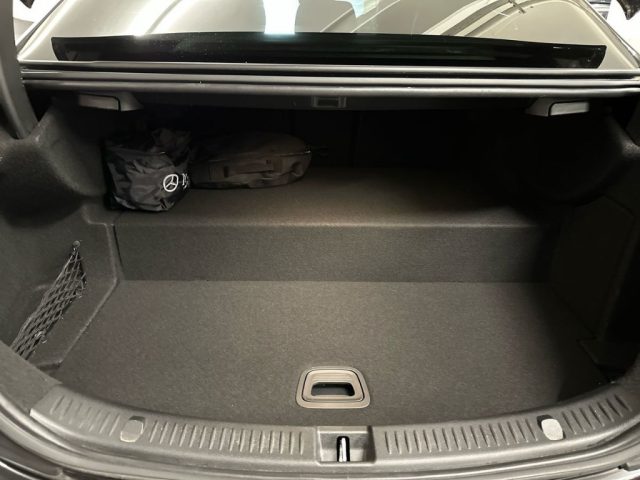 MERCEDES-BENZ E 300 usata, con Controllo automatico clima