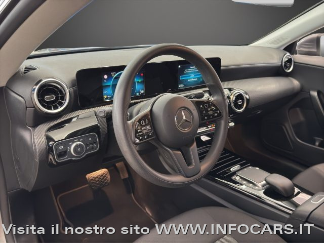 MERCEDES-BENZ CLA 200 usata, con Chiusura centralizzata