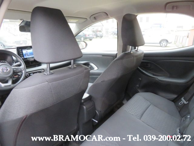 TOYOTA Yaris usata, con Bracciolo