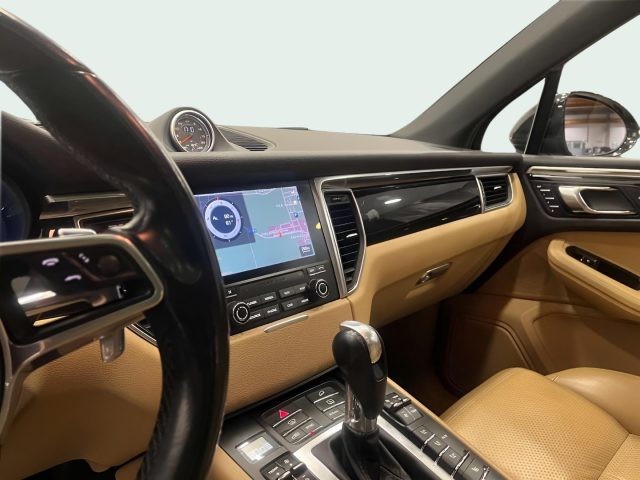 PORSCHE Macan usata, con USB