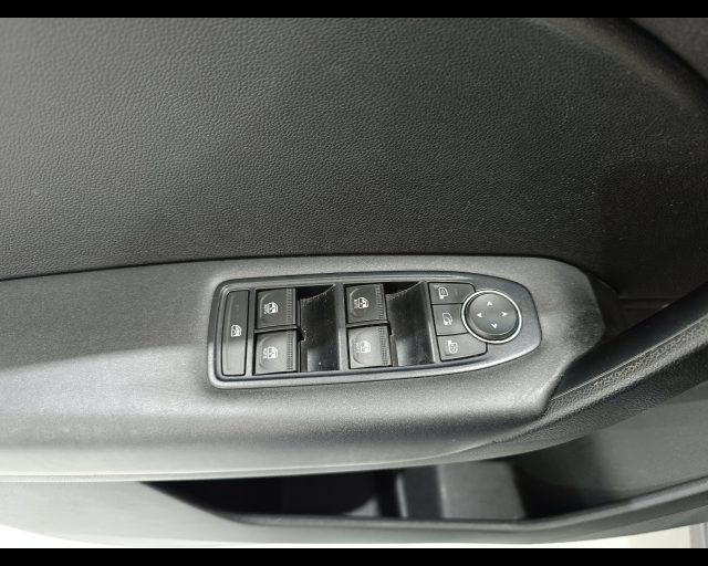 RENAULT Captur usata, con Autoradio digitale