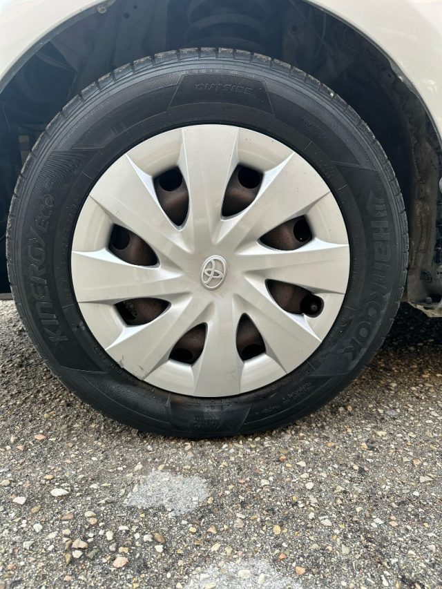 TOYOTA Verso-S usata, con Airbag Passeggero