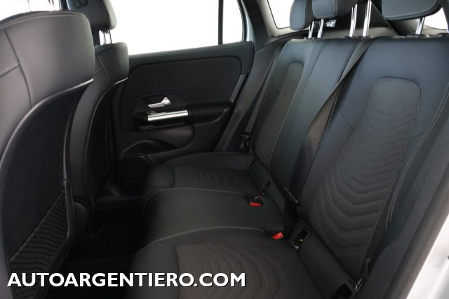 MERCEDES-BENZ GLA 200 usata, con Autoradio digitale