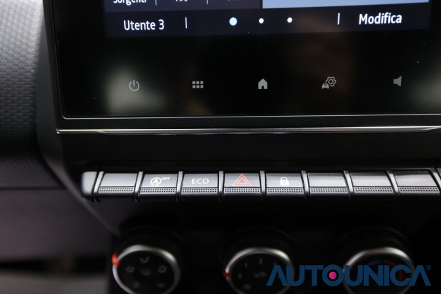 RENAULT Clio usata, con Autoradio digitale