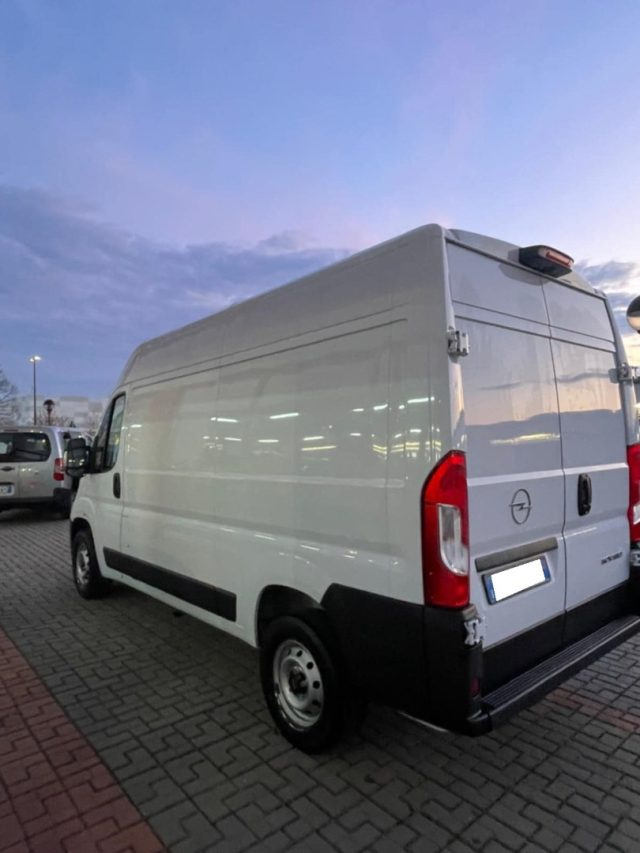 OPEL Movano usata, con Airbag