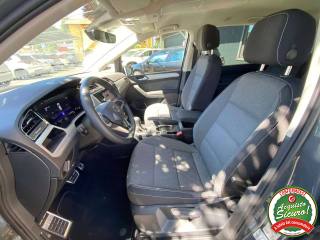 VOLKSWAGEN Touran usata, con Autoradio