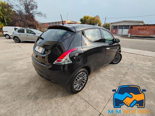 LANCIA Ypsilon usata, con Autoradio