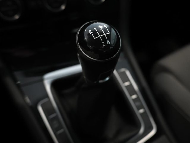 VOLKSWAGEN Golf usata, con Specchietti laterali elettrici