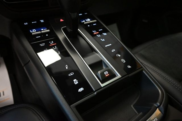 PORSCHE Macan usata 257