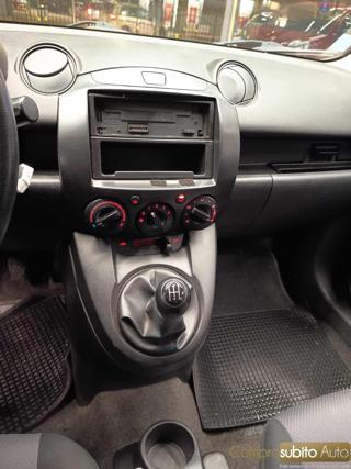 MAZDA 2 usata 16