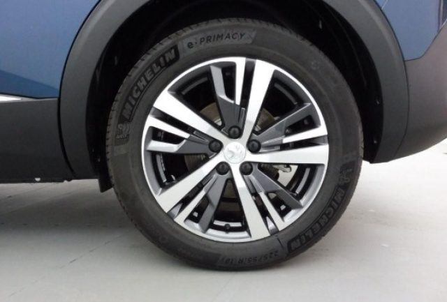 PEUGEOT 5008 usata, con Boardcomputer