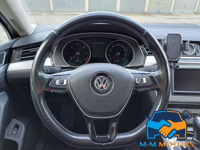 VOLKSWAGEN Passat Variant usata, con ESP