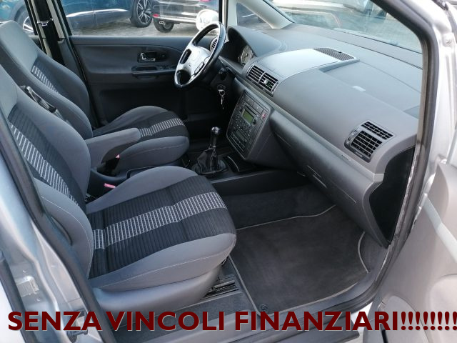 VOLKSWAGEN Sharan usata, con Autoradio