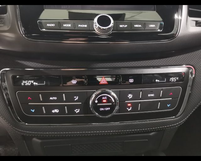 SSANGYONG REXTON usata, con Specchietti laterali elettrici