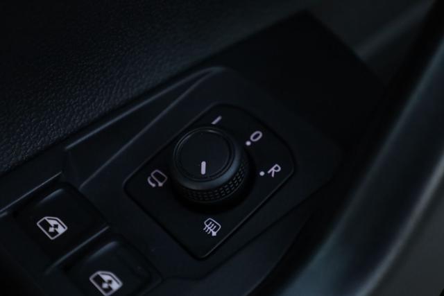 VOLKSWAGEN Taigo usata, con Airbag testa