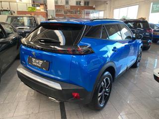 PEUGEOT 2008 usata, con Sedile posteriore sdoppiato