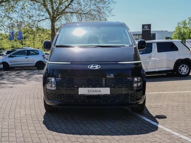 HYUNDAI Staria usata, con Airbag laterali