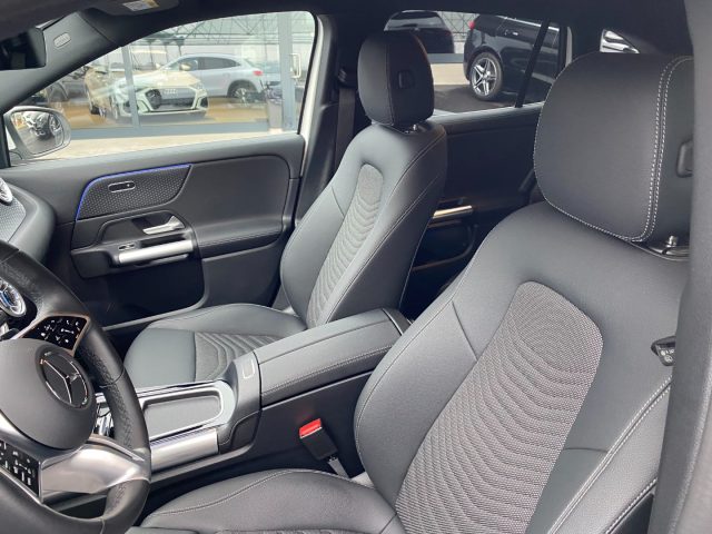MERCEDES-BENZ GLA 200 usata, con Touch screen