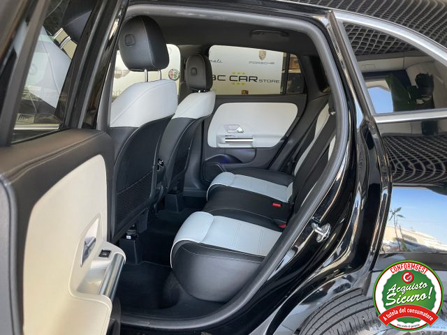 MERCEDES-BENZ GLA 200 usata, con Touch screen