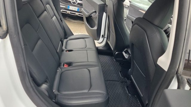 TESLA Model Y usata, con Gancio traino