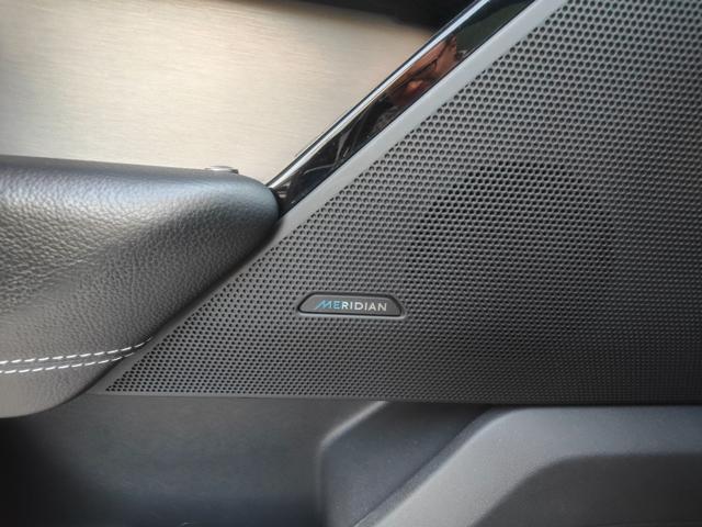 LAND ROVER Range Rover Velar usata, con Sedile posteriore sdoppiato