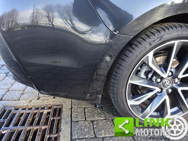 TOYOTA Corolla usata, con Sensori di parcheggio anteriori