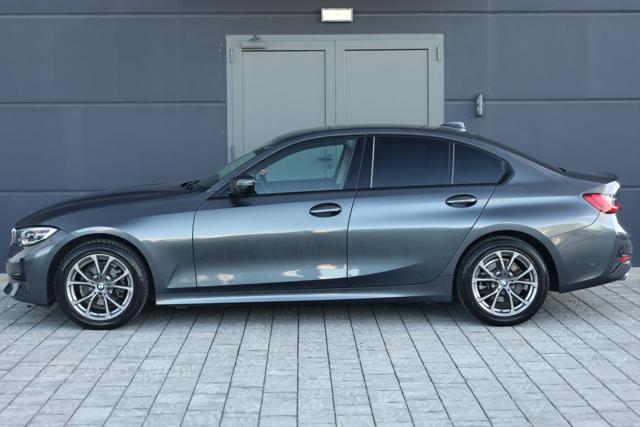 BMW 318 usata, con Sensori di parcheggio posteriori