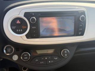 TOYOTA Yaris usata 21