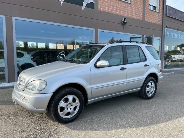 MERCEDES-BENZ ML 270 usata, con Airbag