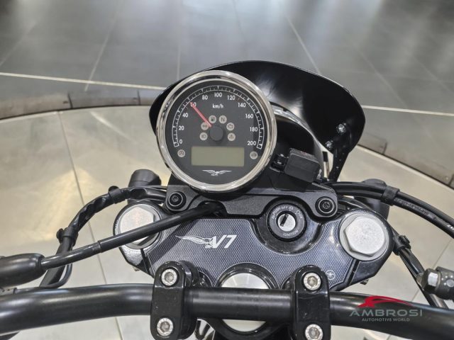 MOTO GUZZI V7 usata 7